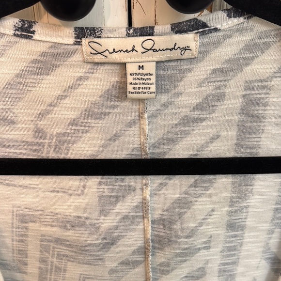 French Laundry Zigzag Patterned Cardigan. Size M. Navy Blue and White. - Picture 2 of 5